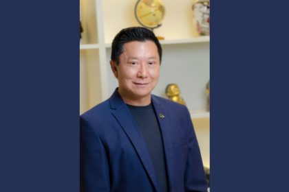 O Dr. Milton Seigi Hayashi orienta quais fatores considerar ao selecionar o especialista para a otoplastia infantil.