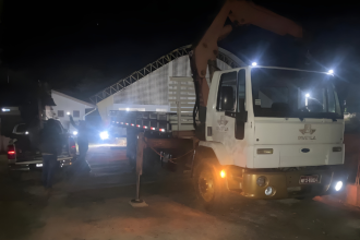 O transporte de cargas especiais exige planejamento técnico, equipamentos adequados e protocolos rígidos de segurança — princípios enfatizados por Altevir Seidel.