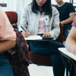 Educação política nas escolas: por que o debate sobre o currículo escolar voltou ao centro das discussões no Brasil