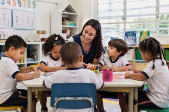 Educação Infantil no Brasil: por que muitas cidades ainda não garantem vaga na pré-escola