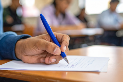 Concursos públicos 2026 reúnem milhares de vagas no MP, Aeronáutica e universidades com salários elevados e alta competitividade