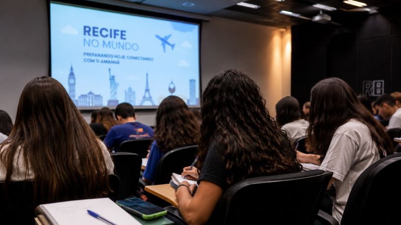 Recife no Mundo fortalece educação internacional e amplia oportunidades para estudantes pernambucanos