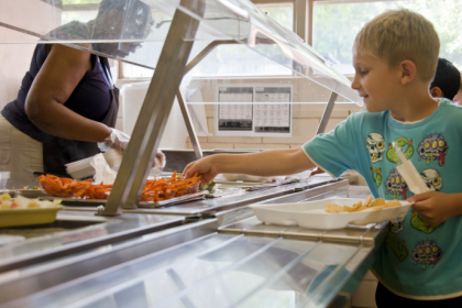 Merenda escolar recebe R$ 6,66 bilhões em 2026: o que muda para estudantes e famílias